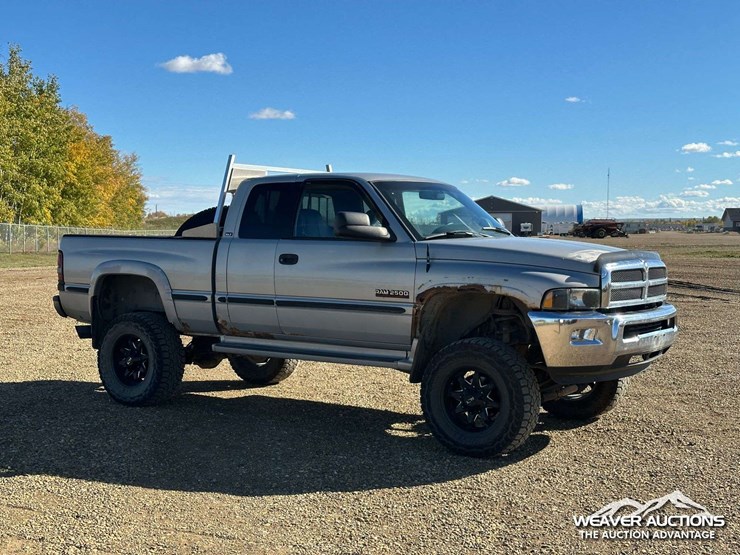 1999-dodge-ram-2500-image-2