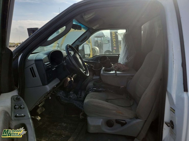 2005-ford-f550-image-12