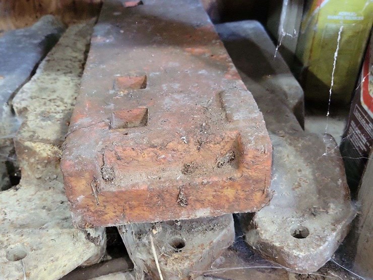 heavy-duty-iron-plow-beams-and-agricultural-equipment-parts-image-3