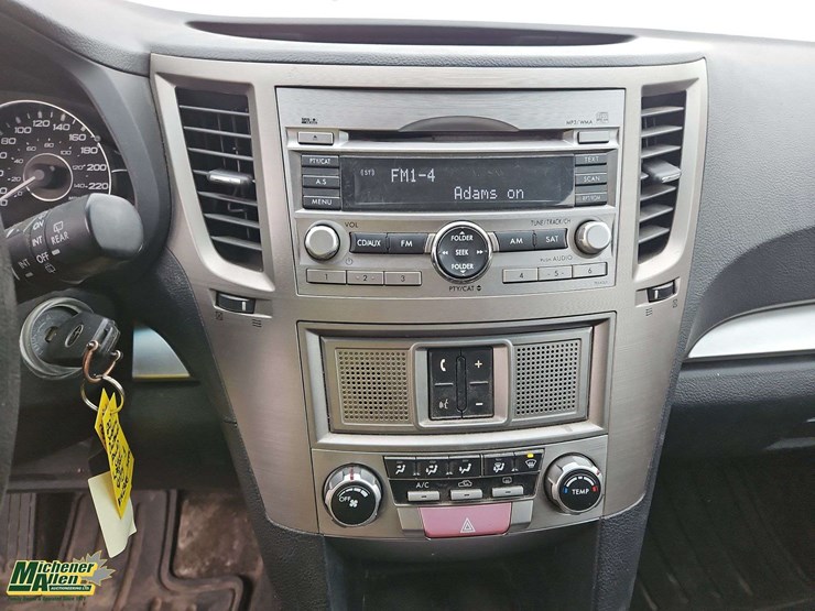 2011-subaru-outback-image-21