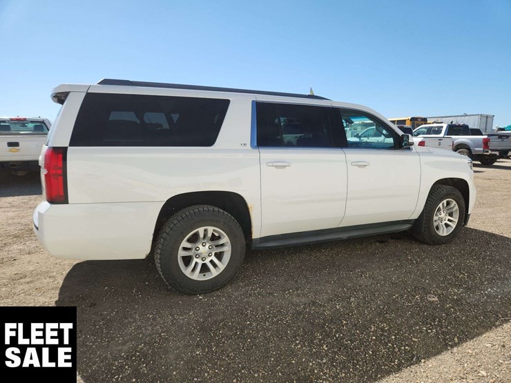 2015-chevrolet-suburban-image-7
