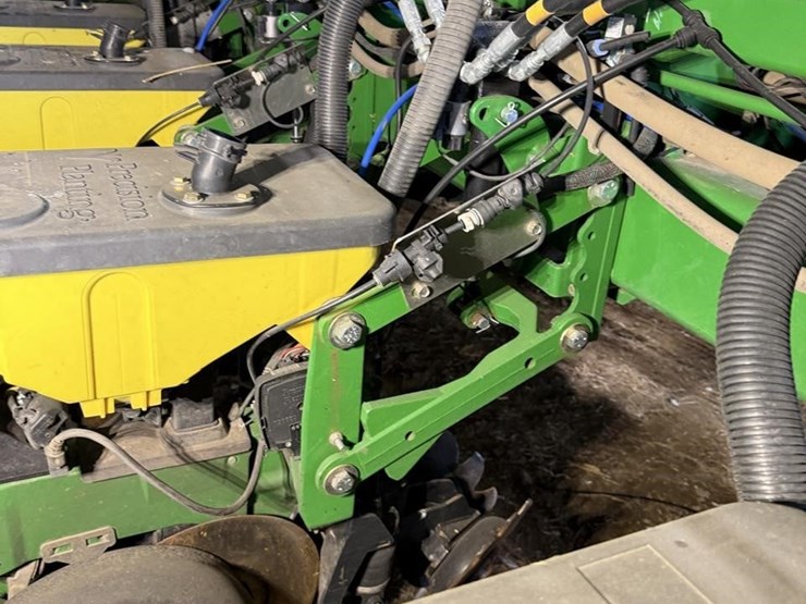 2013-john-deere-db60-image-20