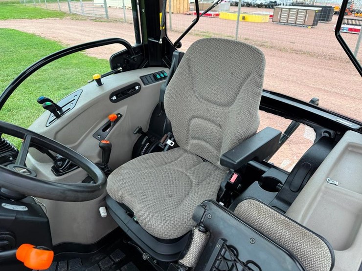 case-ih-farmall-95a-image-41