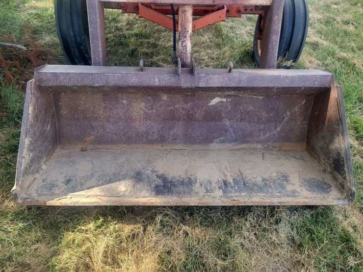 allis-chalmers-180-tractor-image-11