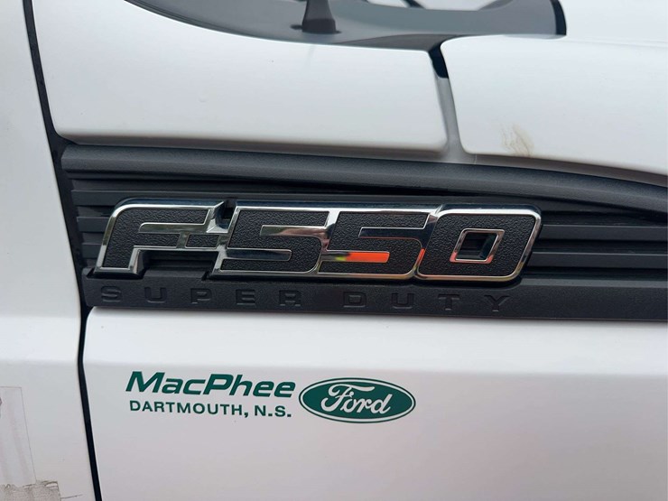 2015-ford-f550-xl-image-13