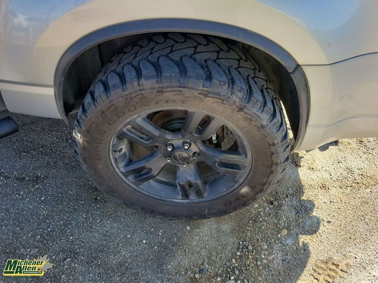 ford-explorer-sport-trac-image-7