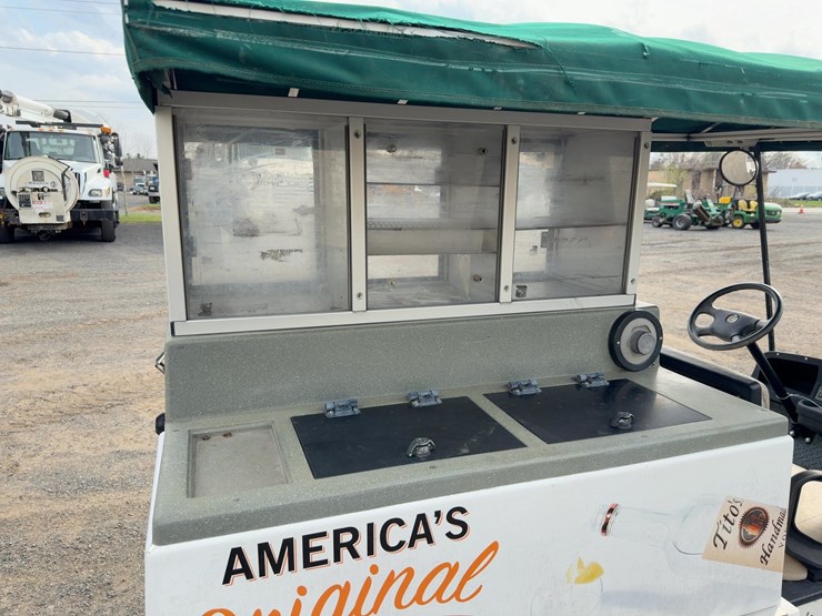 club-car-beverage-cart-image-14