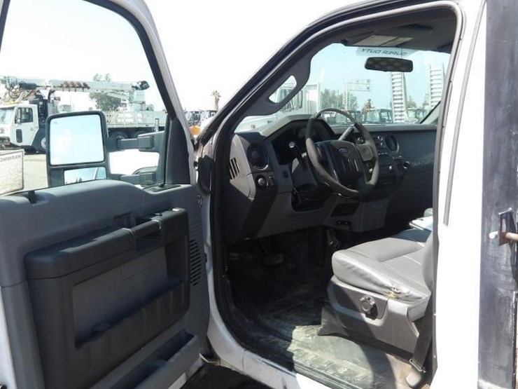 2016-ford-f550-image-24