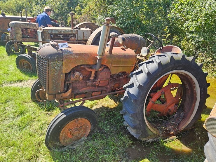 #2525-•-case-tractor-image-2