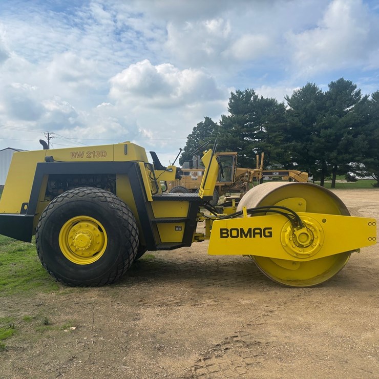 BOMAG BW213D