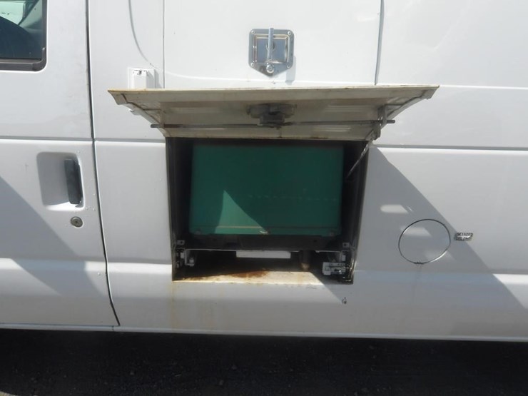 2003-utility-van-image-10