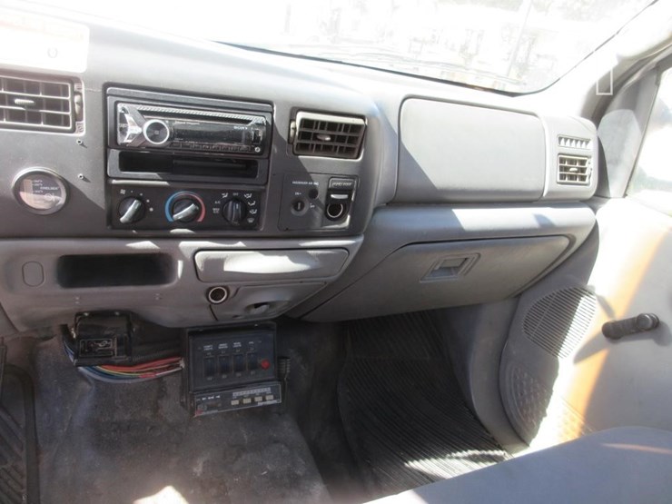 2003-ford-f550-image-7