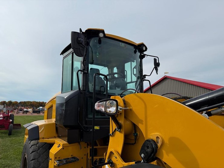 caterpillar-938m-image-13