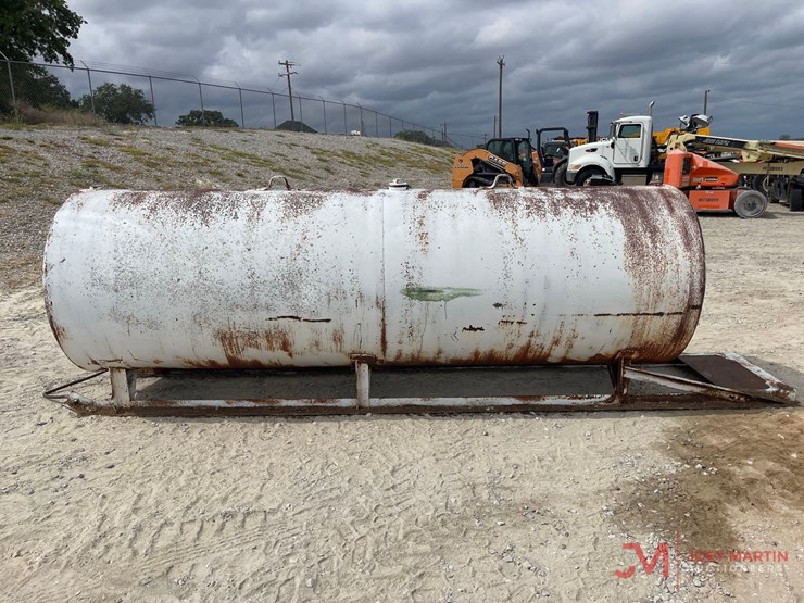 1000-gallon-skid-mounted-fuel-tank-image-2