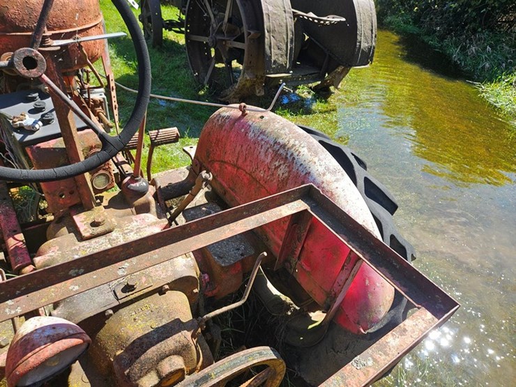 #2529-•-bf-avery-model-a-tractor-image-20