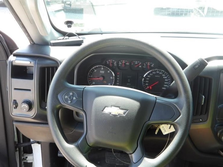 2016-chevrolet-silverado-2500-image-17