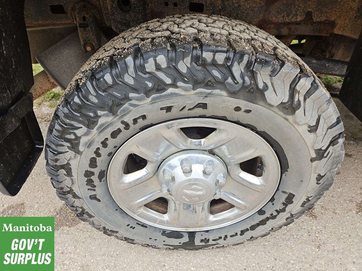 2015-dodge-2500-image-14