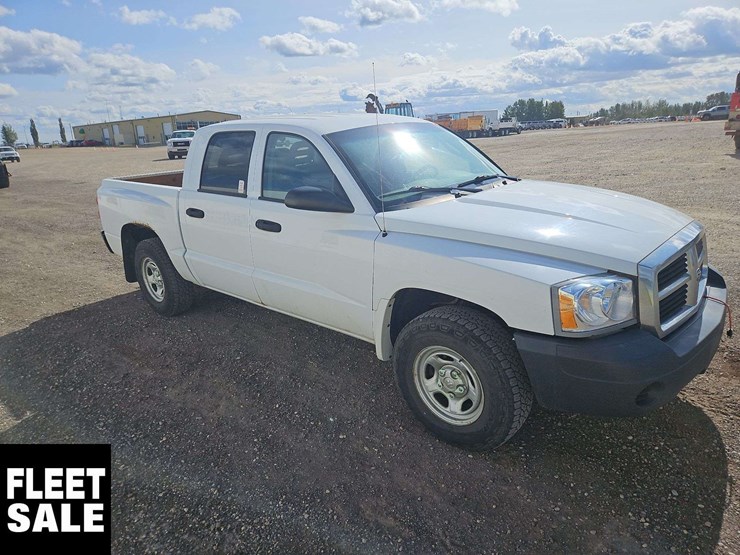 2007-dodge-dakota-image-2