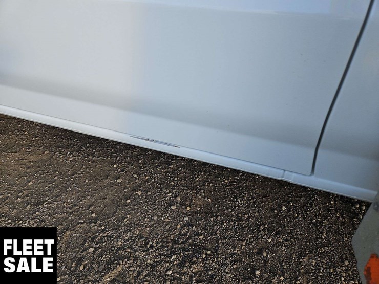 2019-nissan-nv3500hd-image-32