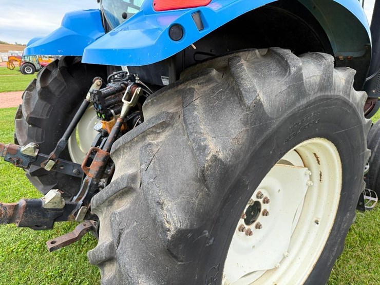new-holland-ts110a-image-8