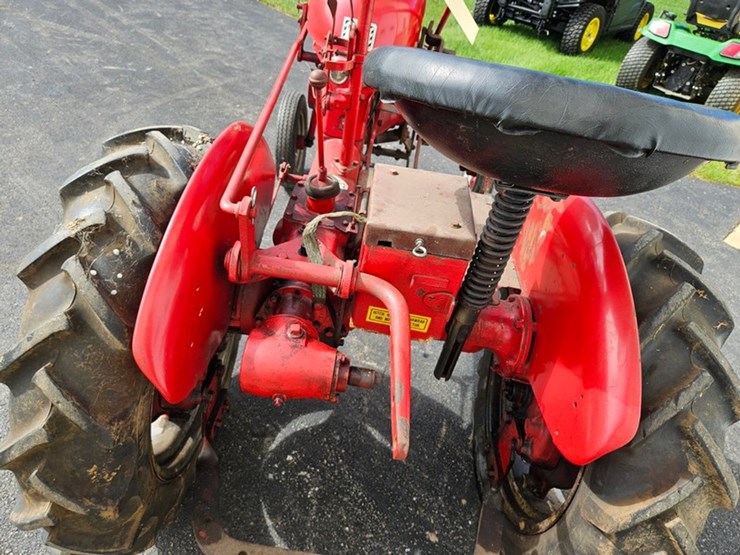 #2508-•-farmall-cub-tractor-image-18