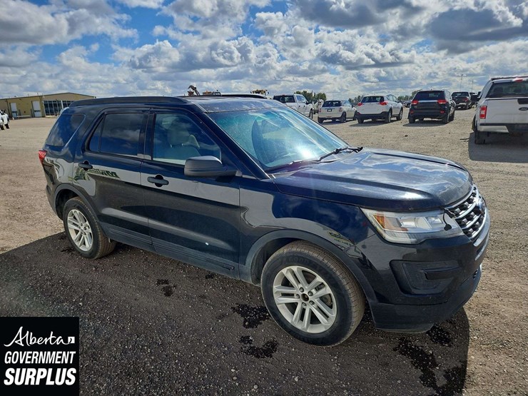 2017-ford-explorer-image-2