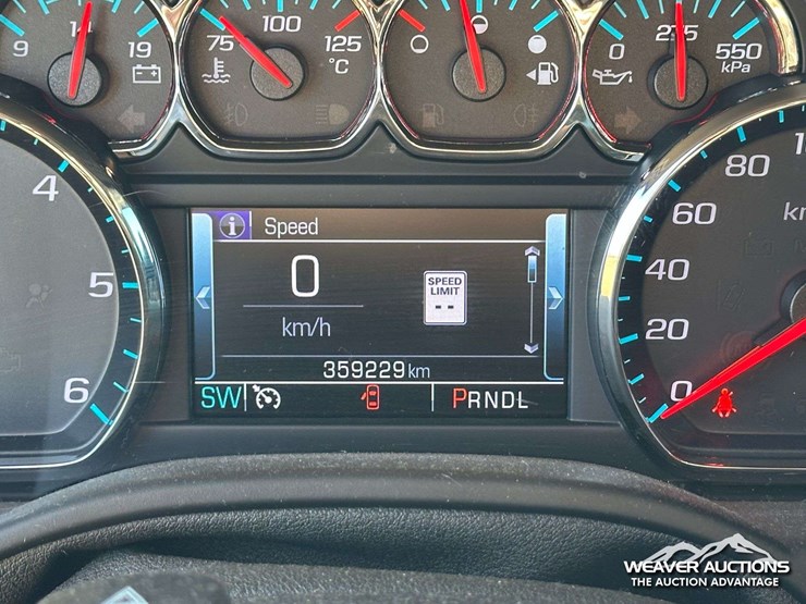 2018-chevrolet-suburban-image-13