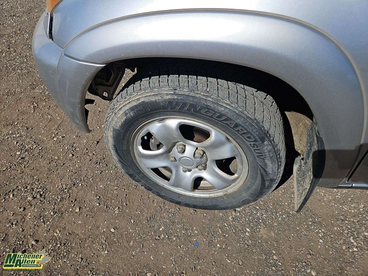 2004-toyota-rav4-image-9