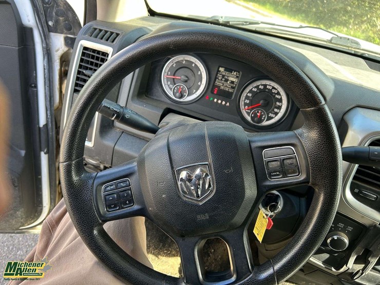 2015-dodge-2500-image-9