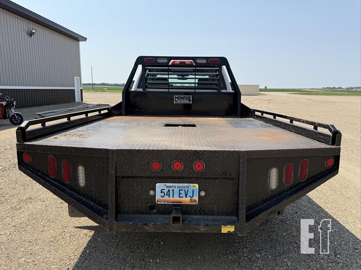 2015-chevrolet-3500hd-image-11