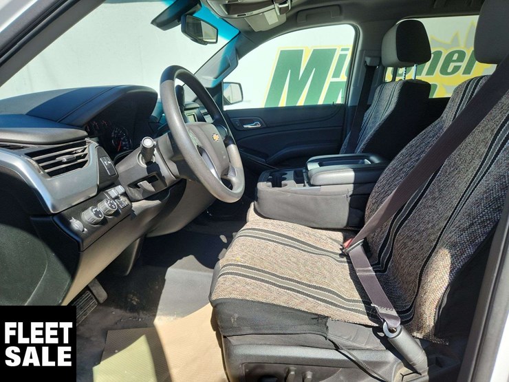 2015-chevrolet-suburban-image-13