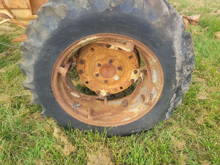 allis-chalmers-d10-tractor-image-14