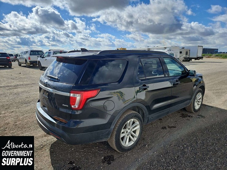 2017-ford-explorer-image-4