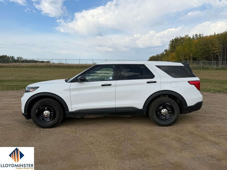 2021-ford-explorer-image-5