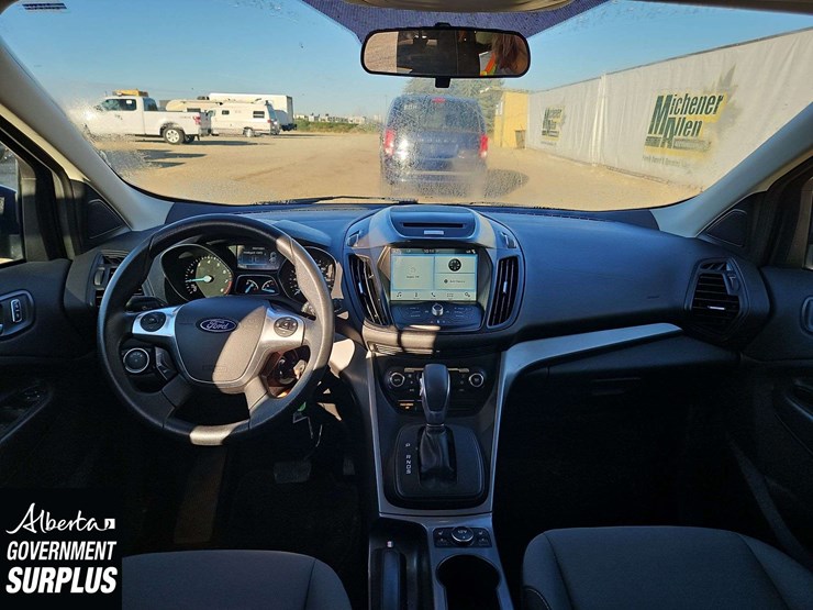 2016-ford-escape-se-image-18