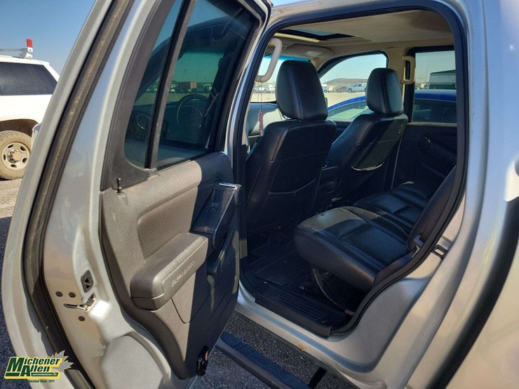 ford-explorer-sport-trac-image-21