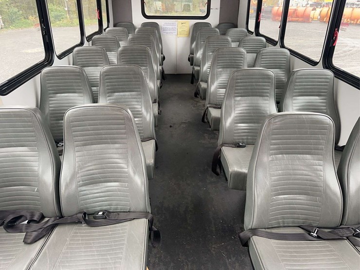 2017-ford-e450-image-21