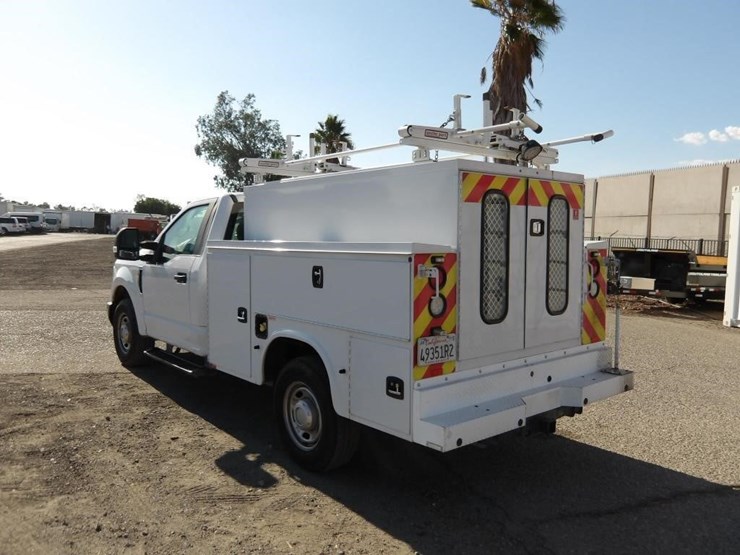 2019-ford-f250-xl-image-4