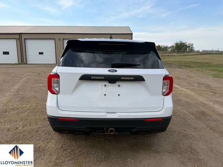 2021-ford-explorer-image-6