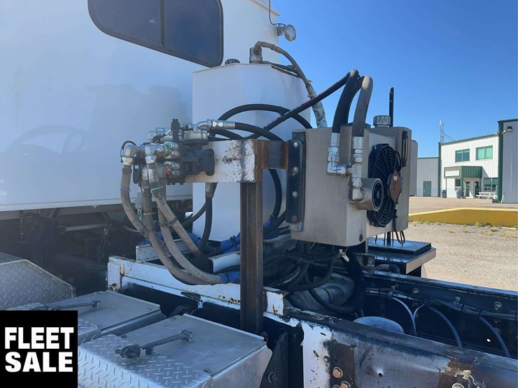 2018-western-star-4900-image-26
