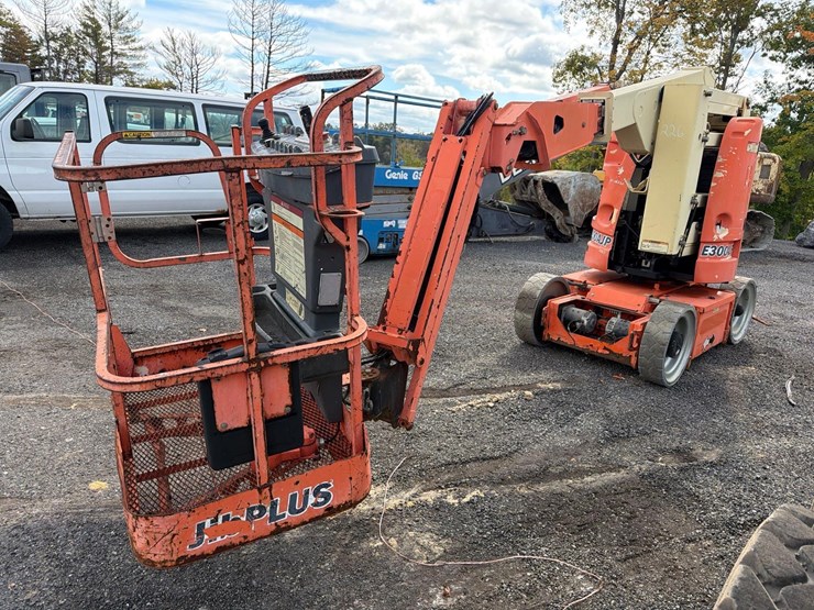 jlg-e300ajp-image-2