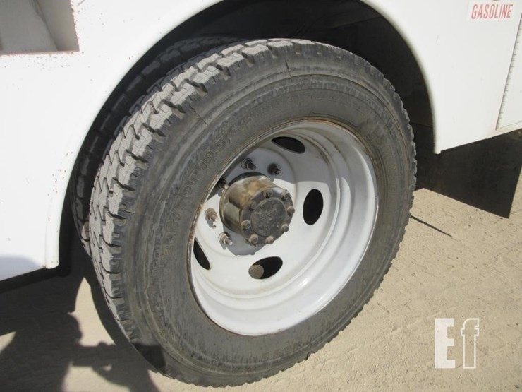 2003-ford-f550-image-16