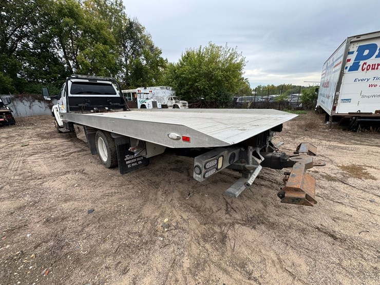 2015-ford-f650-image-3
