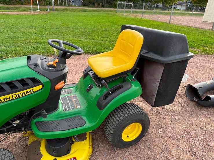 2014-john-deere-d125-image-10
