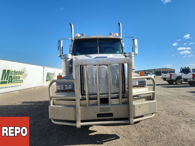 2014-western-star-4900-image-5