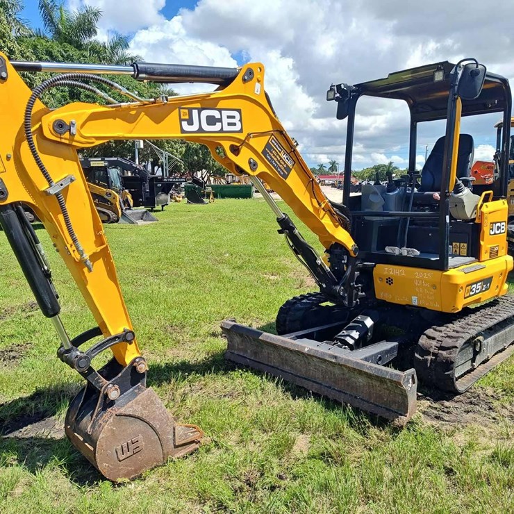 2025 JCB 35Z-1
