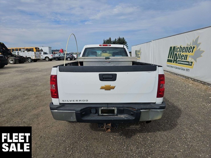2014-chevrolet-silverado-2500hd-image-8