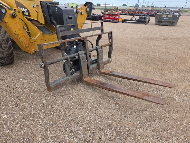 caterpillar-th514d-image-3