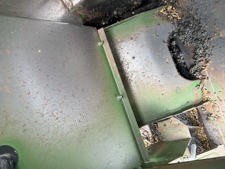 2009-john-deere-9770-sts-image-97