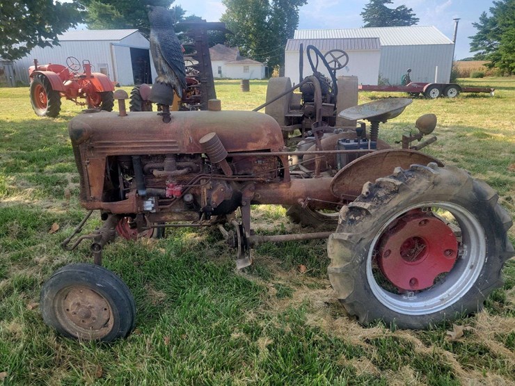 farmall-cub-with-sickle-mower-image-3